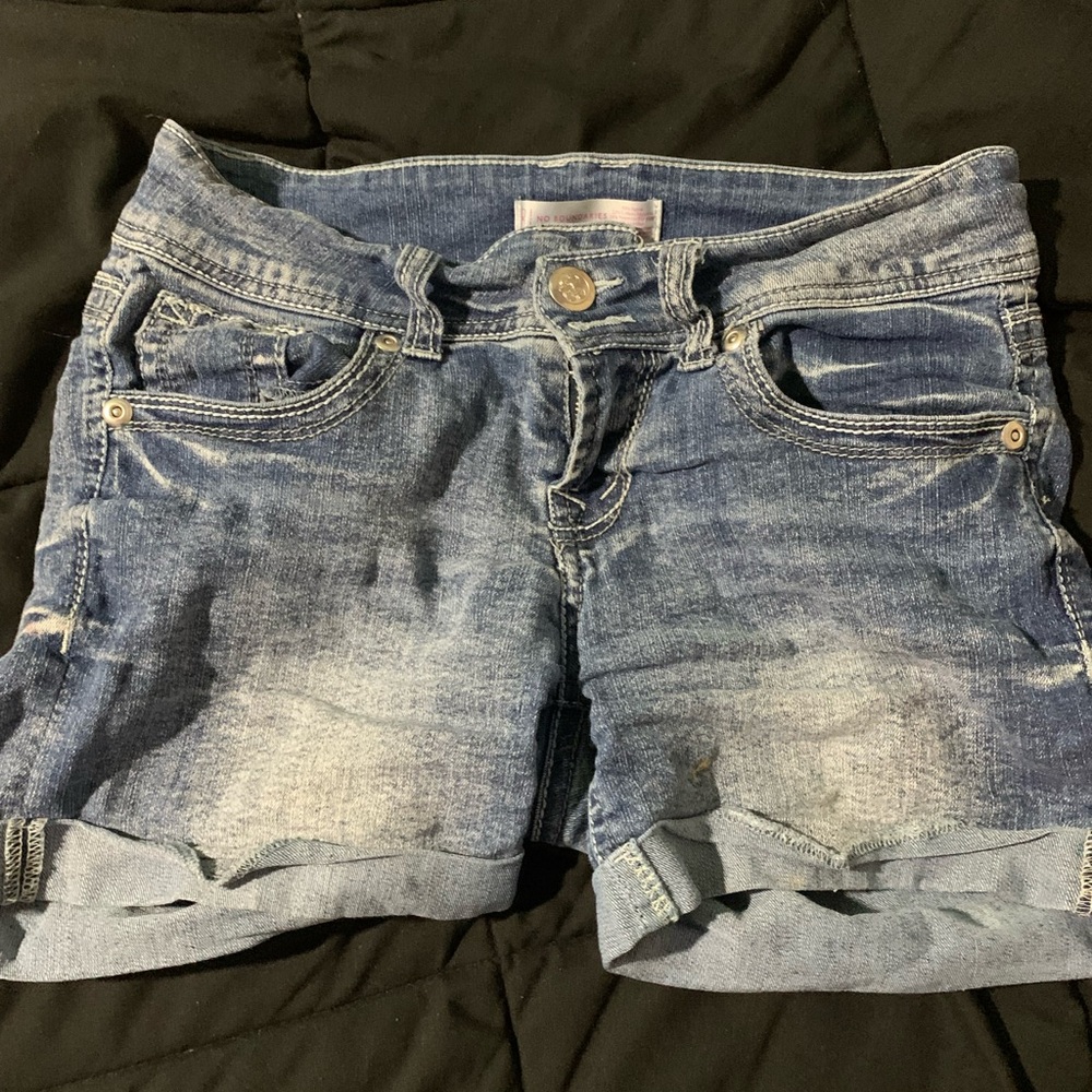 No Boundaries Distressed Blue Jean Shorts